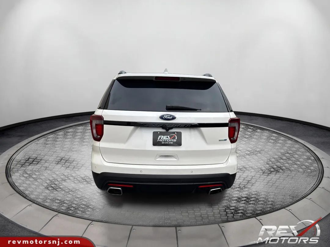 Used 2016 Ford Explorer Sport w/ Equipment Group 401A AWD/4WD image 4