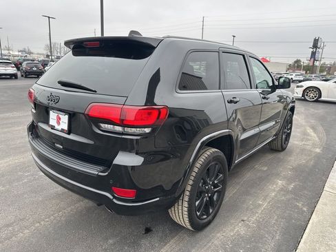 Used 2022 Jeep Grand Cherokee Laredo X image 7