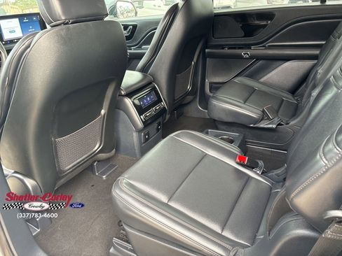 Used 2025 Lincoln Aviator 2WD image 18