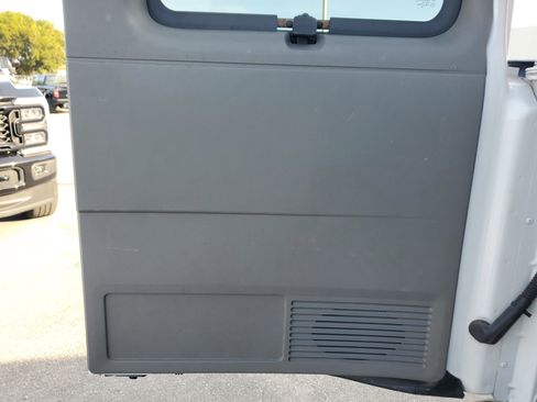 Used 2023 Chevrolet Express 3500 LS image 13