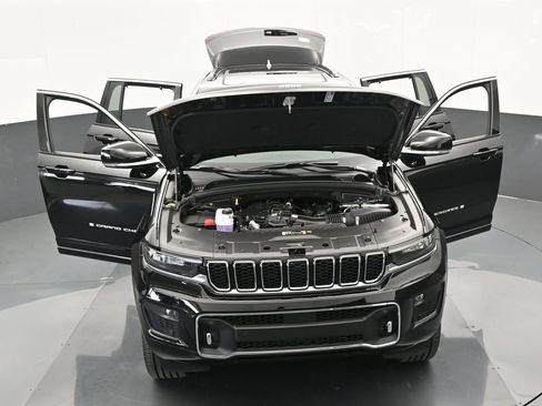 Used 2024 Jeep Grand Cherokee Overland w/ Luxury Tech Group IV image 64