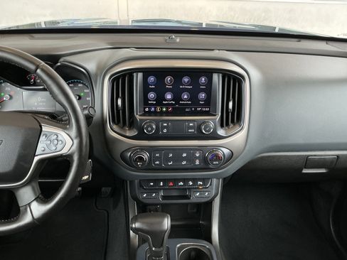 Used 2020 Chevrolet Colorado Z71 image 9