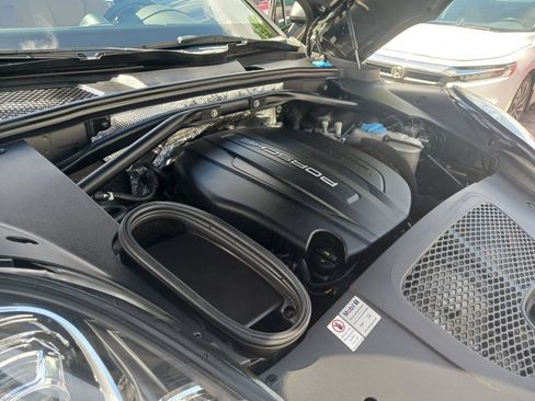 Used 2017 Porsche Macan AWD/4WD image 50