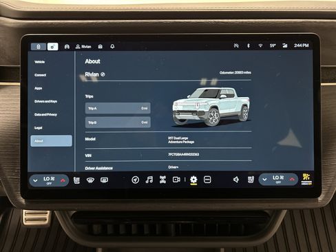 Used 2024 Rivian R1T Adventure image 27