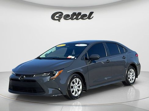 Used 2025 Toyota Corolla LE FWD image 1