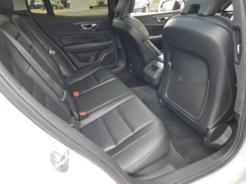 Used 2024 Volvo S60 B5 Core FWD image 12
