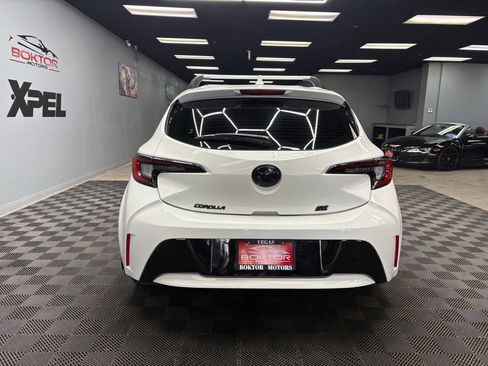 Used 2024 Toyota Corolla SE w/ SE Package FWD image 9