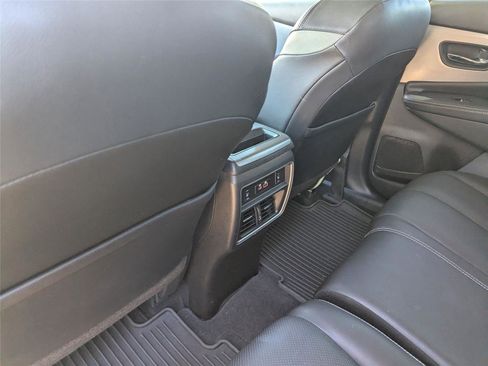 Used 2019 Nissan Murano SL image 16