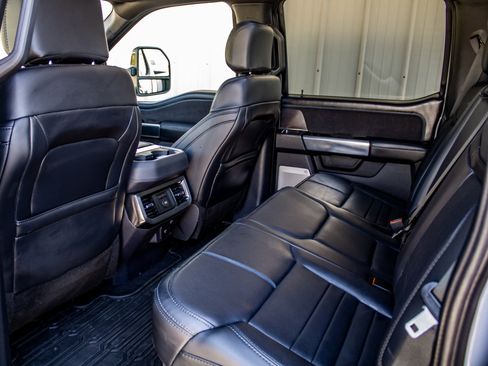 Used 2026 Ford F450 Platinum w/ FX4 Off-Road Package AWD/4WD image 33