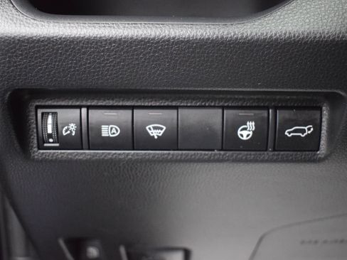 Used 2022 Toyota RAV4 SE w/ Weather & Moonroof Package AWD/4WD image 16