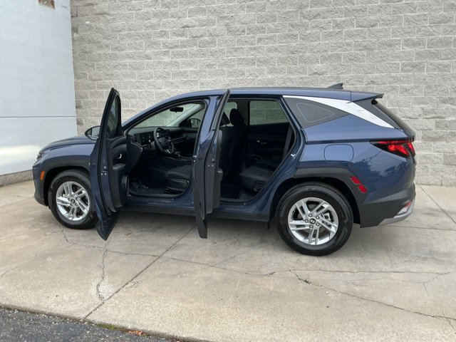 Certified 2025 Hyundai Tucson SE FWD image 12