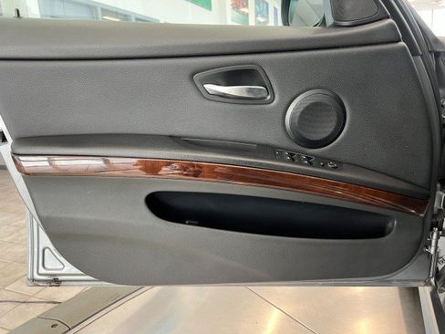 Used 2011 BMW 335i xDrive Sedan AWD/4WD image 12