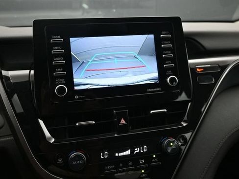 Used 2022 Toyota Camry LE FWD image 7