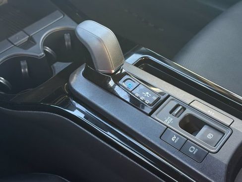 Used 2025 Toyota Prius XLE FWD image 22