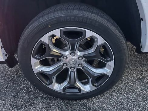 Used 2020 RAM 1500 Limited image 5