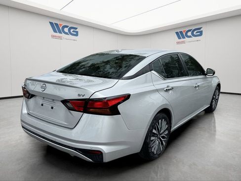 Used 2024 Nissan Altima 2.5 SV FWD image 4