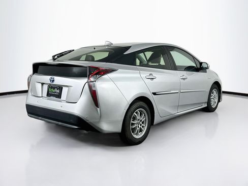 Used 2017 Toyota Prius Four FWD image 9