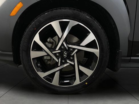 Used 2023 Hyundai Kona Limited image 12