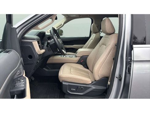 Used 2022 Ford Expedition Max Limited image 12