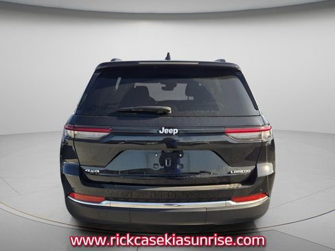 Used 2024 Jeep Grand Cherokee Laredo AWD/4WD image 5