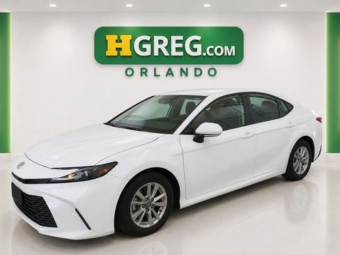 Used 2025 Toyota Camry LE FWD image 4