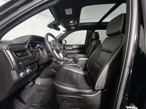 Used 2023 GMC Yukon SLT w/ SLT Luxury Package image 14