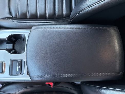 Used 2023 Ford Edge SEL image 16