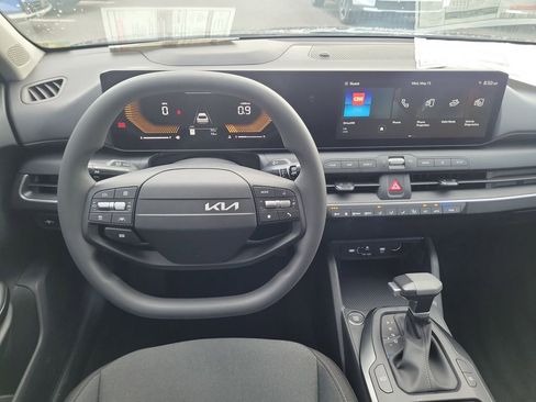 New 2026 Kia K4 FWD image 17