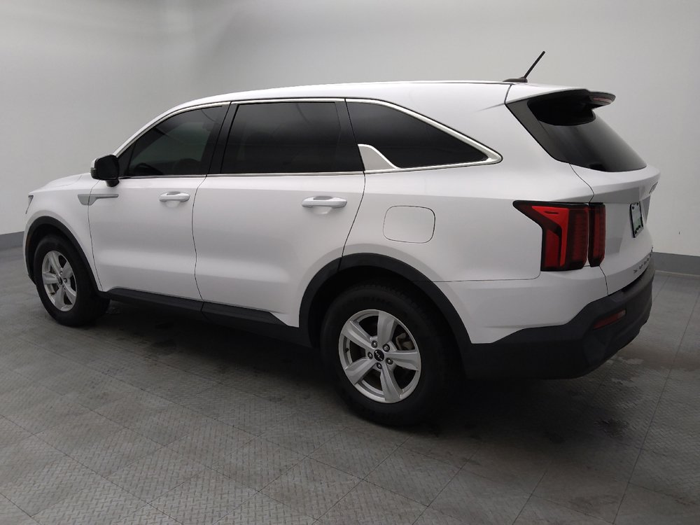 Used 2022 Kia Sorento LX FWD image 3
