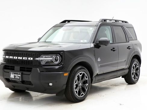 Used 2025 Ford Bronco Sport Outer Banks w/ Outer Banks Tech Package+ image 2