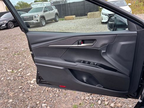 Used 2025 Toyota Camry LE image 20
