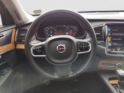 Used 2021 Volvo XC90 T6 Momentum w/ Advanced Package image 16