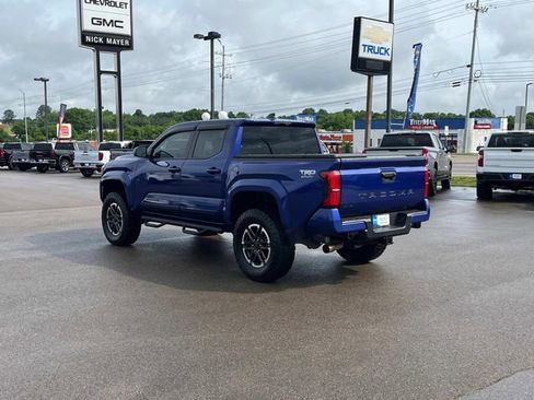 Used 2025 Toyota Tacoma TRD Sport AWD/4WD image 6