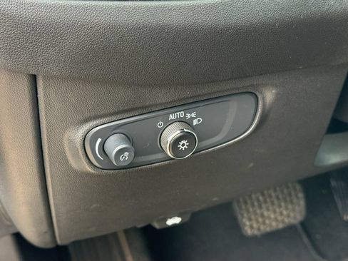 Used 2024 Chevrolet Equinox LT AWD/4WD image 18