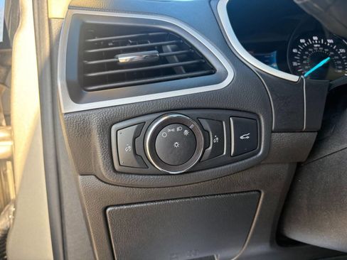 Used 2018 Ford Edge SEL w/ Equipment Group 201A image 12