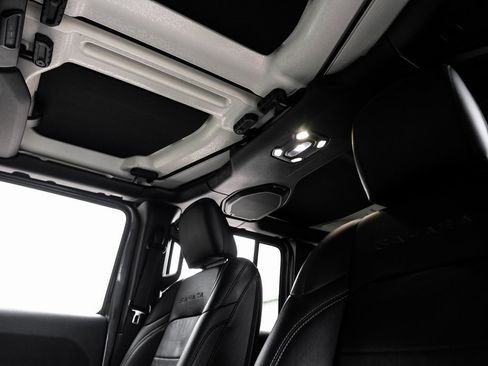 Used 2021 Jeep Wrangler Unlimited Sahara image 43