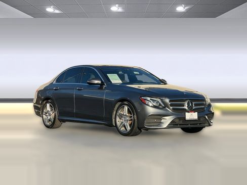 Used 2017 Mercedes-Benz E 300 4MATIC image 6