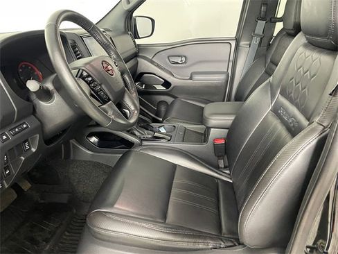 Used 2022 Nissan Frontier PRO-4X w/ Pro-4X Premium Package image 2