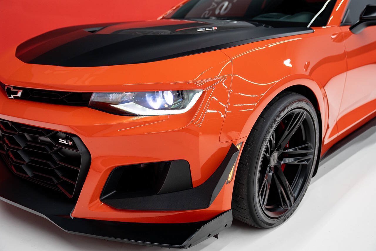 Used 2019 Chevrolet Camaro ZL1 RWD image 28