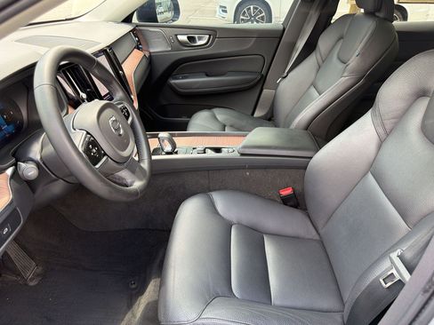 Used 2024 Volvo XC60 B5 Plus w/ Protection Package Premier AWD/4WD image 4