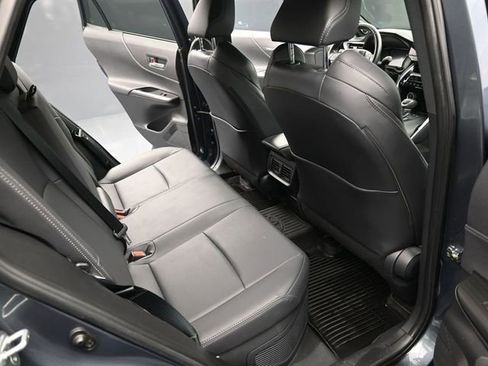 Used 2024 Toyota Venza XLE image 21