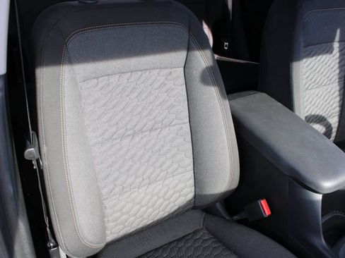 Used 2019 Chevrolet Equinox LT FWD image 14