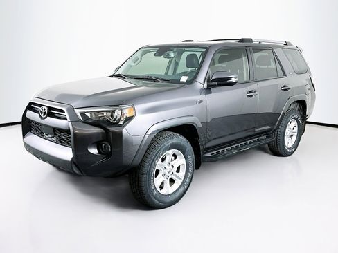Used 2022 Toyota 4Runner SR5 Premium w/ Moonroof Package AWD/4WD image 3