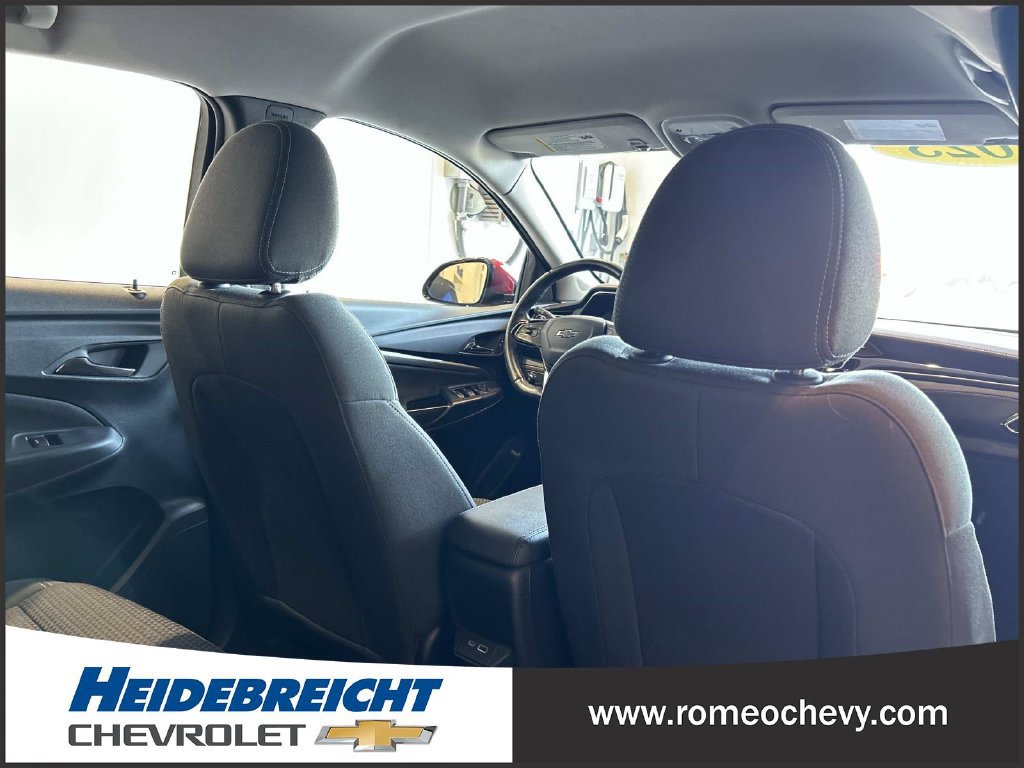 Used 2023 Chevrolet Bolt EUV LT w/ Comfort Package FWD image 33