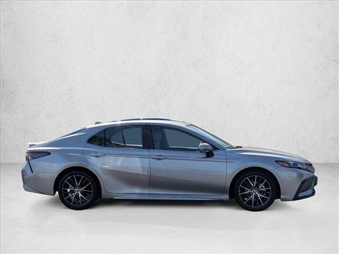 Used 2024 Toyota Camry SE FWD image 4