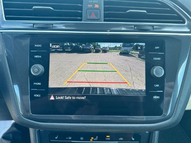 Used 2023 Volkswagen Tiguan SE R-Line AWD/4WD image 18