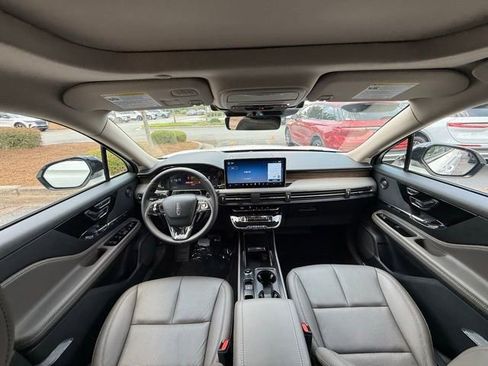 New 2025 Lincoln Corsair Reserve w/ Equipment Group 202A image 8