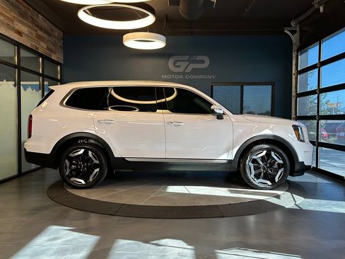 Used 2024 Kia Telluride S w/ S Sunroof Package AWD/4WD image 2