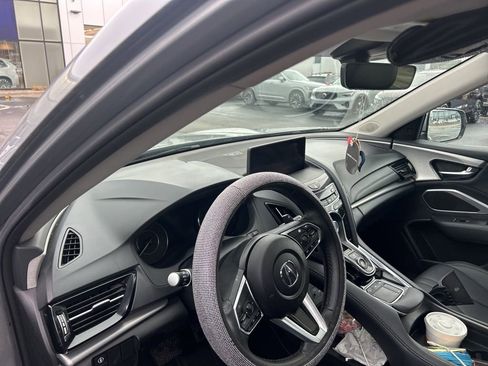 Used 2024 Acura RDX SH-AWD image 13