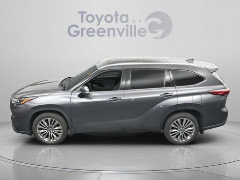 Used 2022 Toyota Highlander Platinum FWD image 5